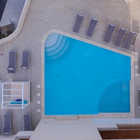 Rena Bianca By La Contessa